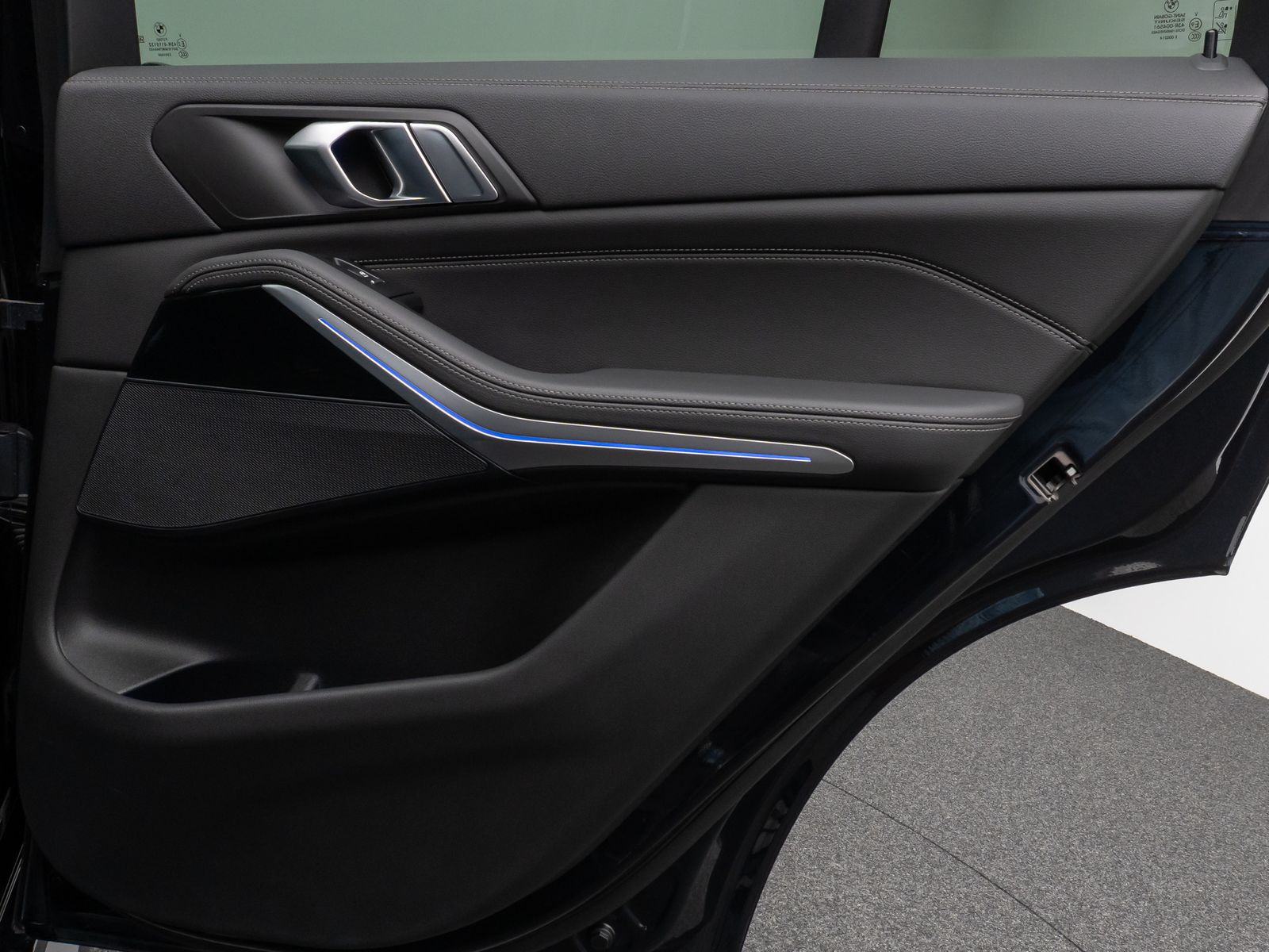 Fahrzeugabbildung BMW X5 M50i Panorama 360° Laser HUD DAB HiFi SoftCL