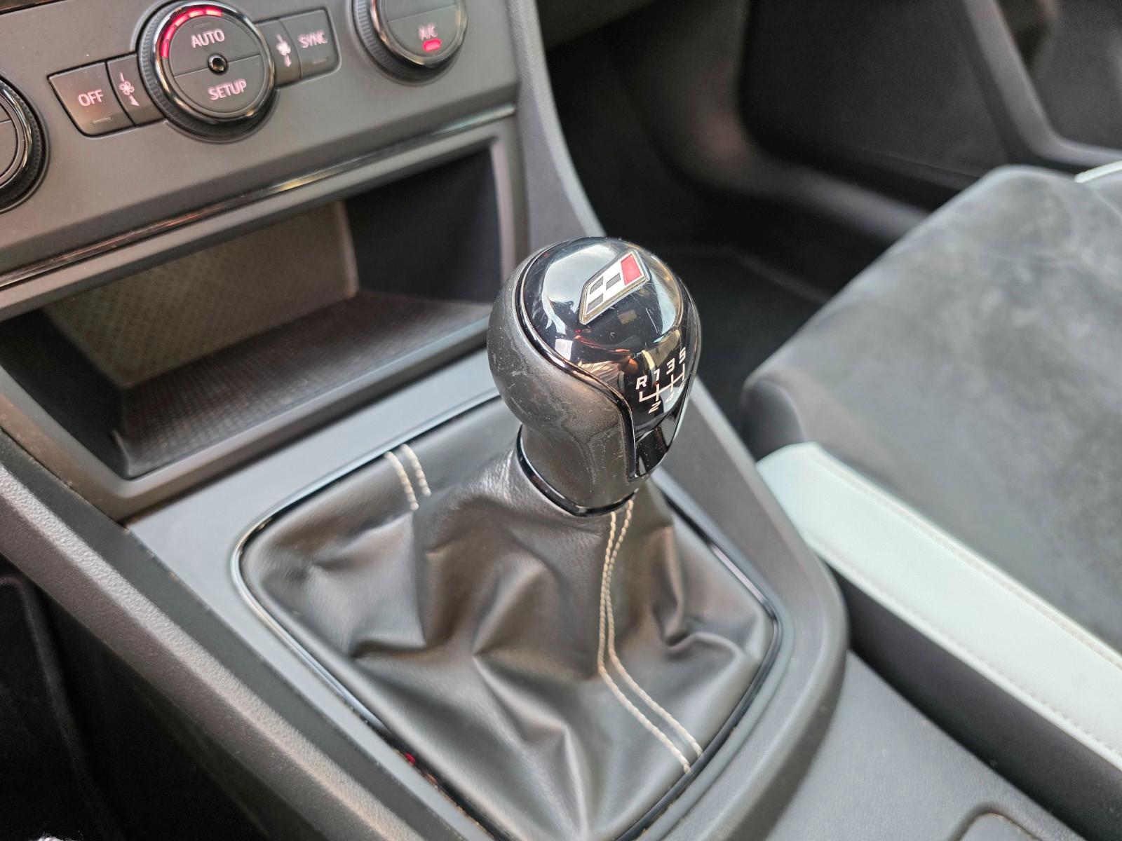 Seat Leon ST Cupra 280 ch • Boîte manuelle • Baquets cuir • Toit pano • DCC • GPS