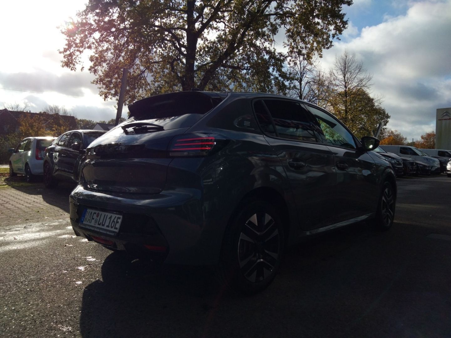 Fahrzeugabbildung Peugeot 208 Allure Elektro 156 Navi 360 Kamera SHZ Keyle