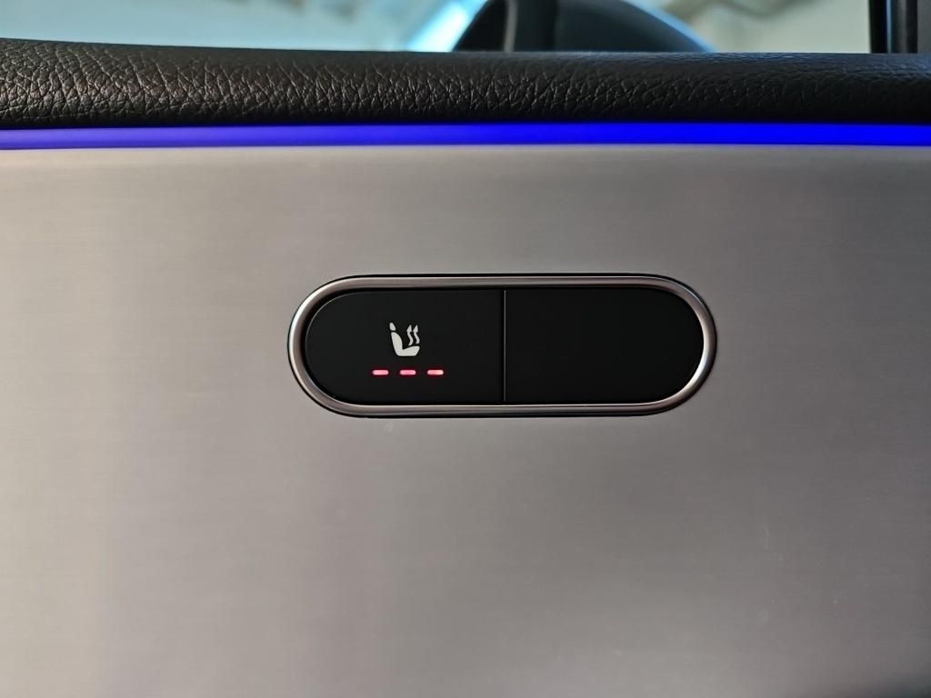 Fahrzeugabbildung Mercedes-Benz A 200 AMG Pano LED SHZ KeyLess Ambie. Sport DAB