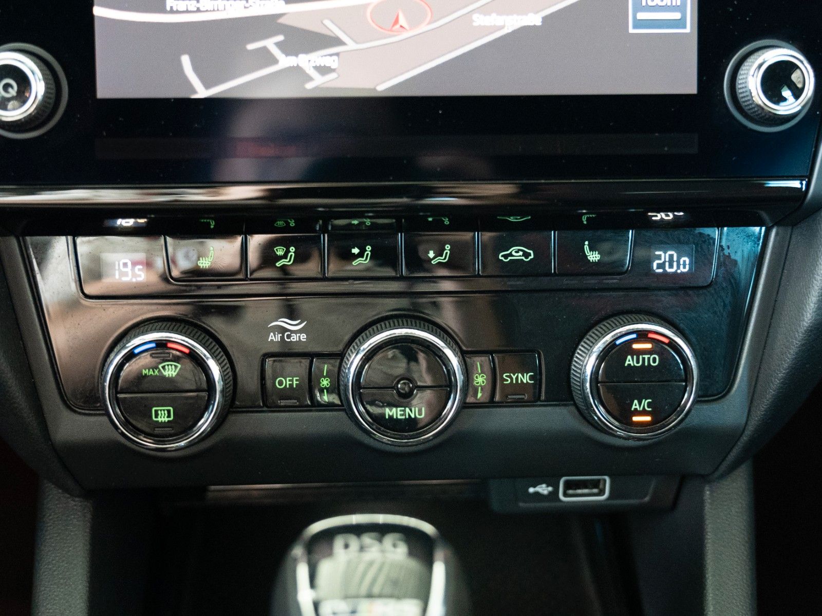 Fahrzeugabbildung SKODA Octavia Combi RS 4x4 AUTOM./SITZHZG./KAMERA