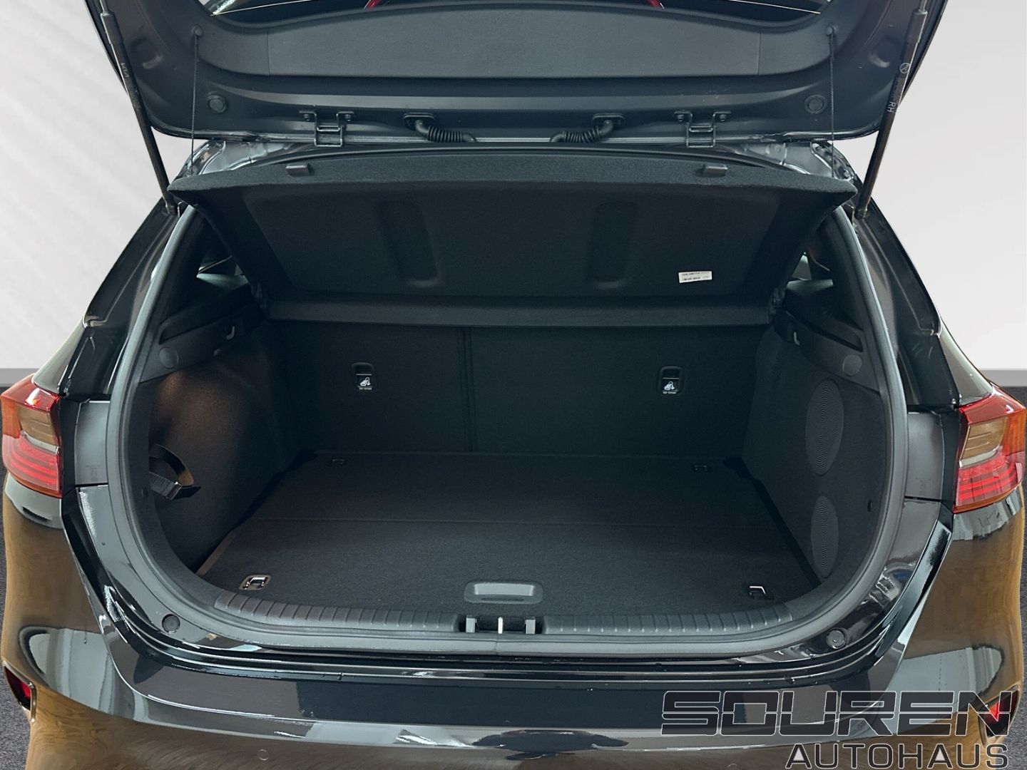 Fahrzeugabbildung Kia Ceed 1.5 T-GDI Ultimate Edition STYLE JBL + SITZ