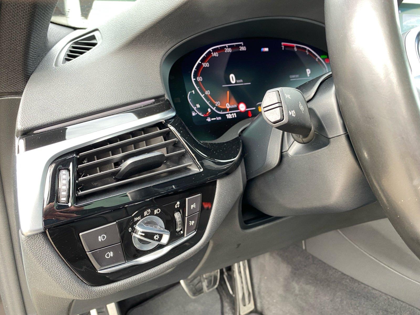 BMW 530i xDrive Touring M-Sport TEMP+PDC+HUD+PANO