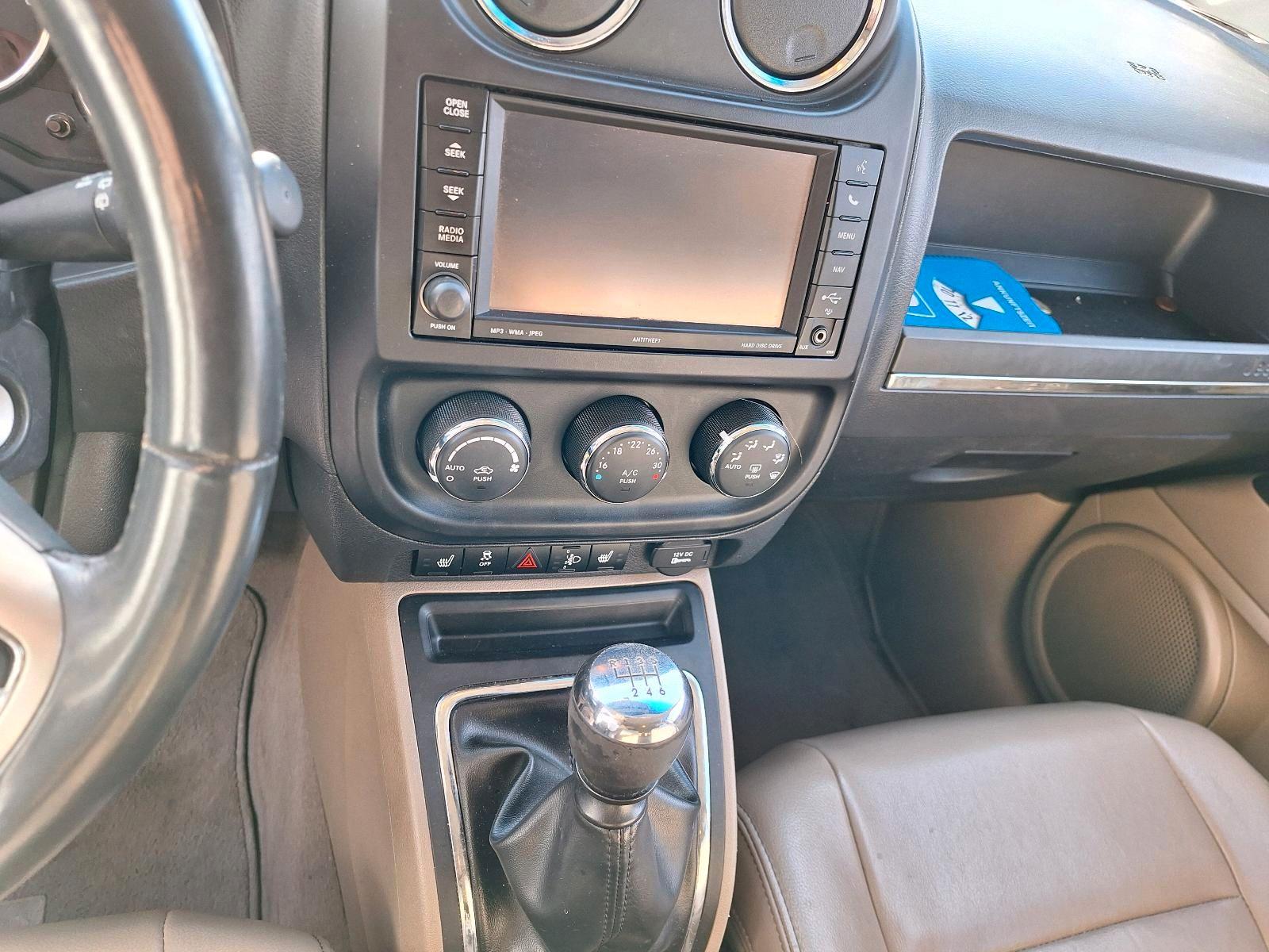 Jeep Compass 2012 — photo 11