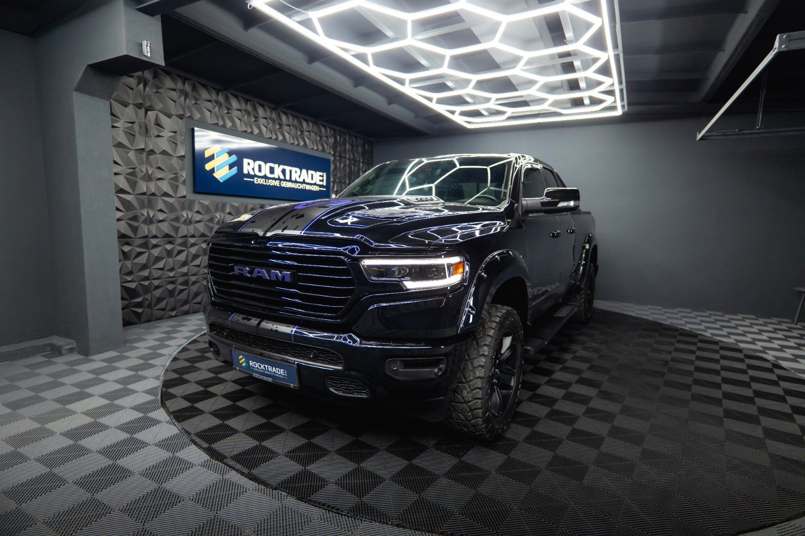 Fahrzeugabbildung Dodge RAM 5.7 V8 HEMI 4x4 LIMITED NightOffroad LONGBED