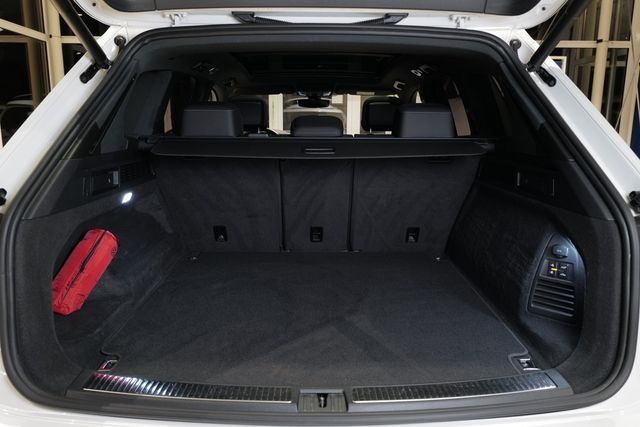 Volkswagen Touareg 3.0TDI R-Line BlackStyle Nachtsicht Dyna