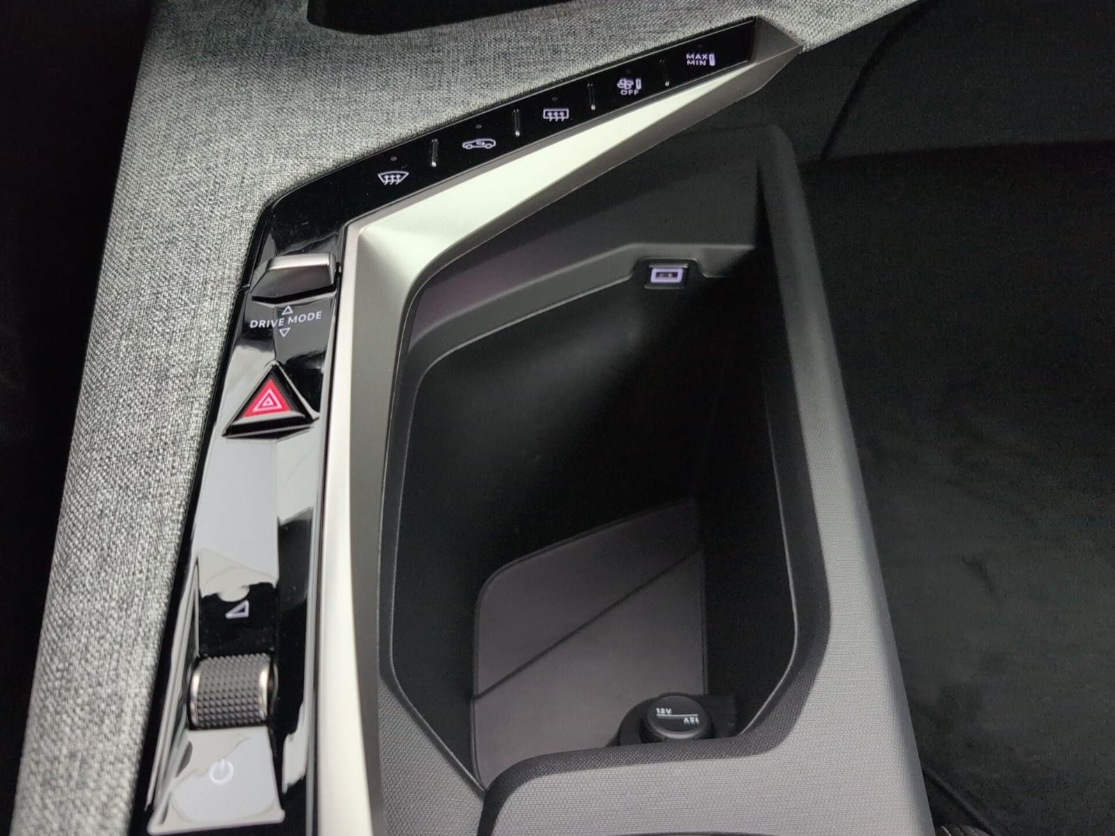 Peugeot 3008 Hybrid 145 e-DSC6 Allure Allwetter CarPlay