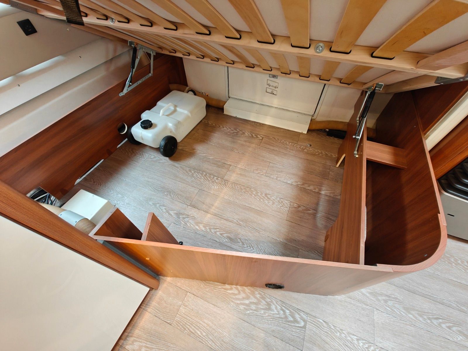 Fahrzeugabbildung Hobby Excellent 540 UFe - Fahrradträger, TV, 1.750kg -