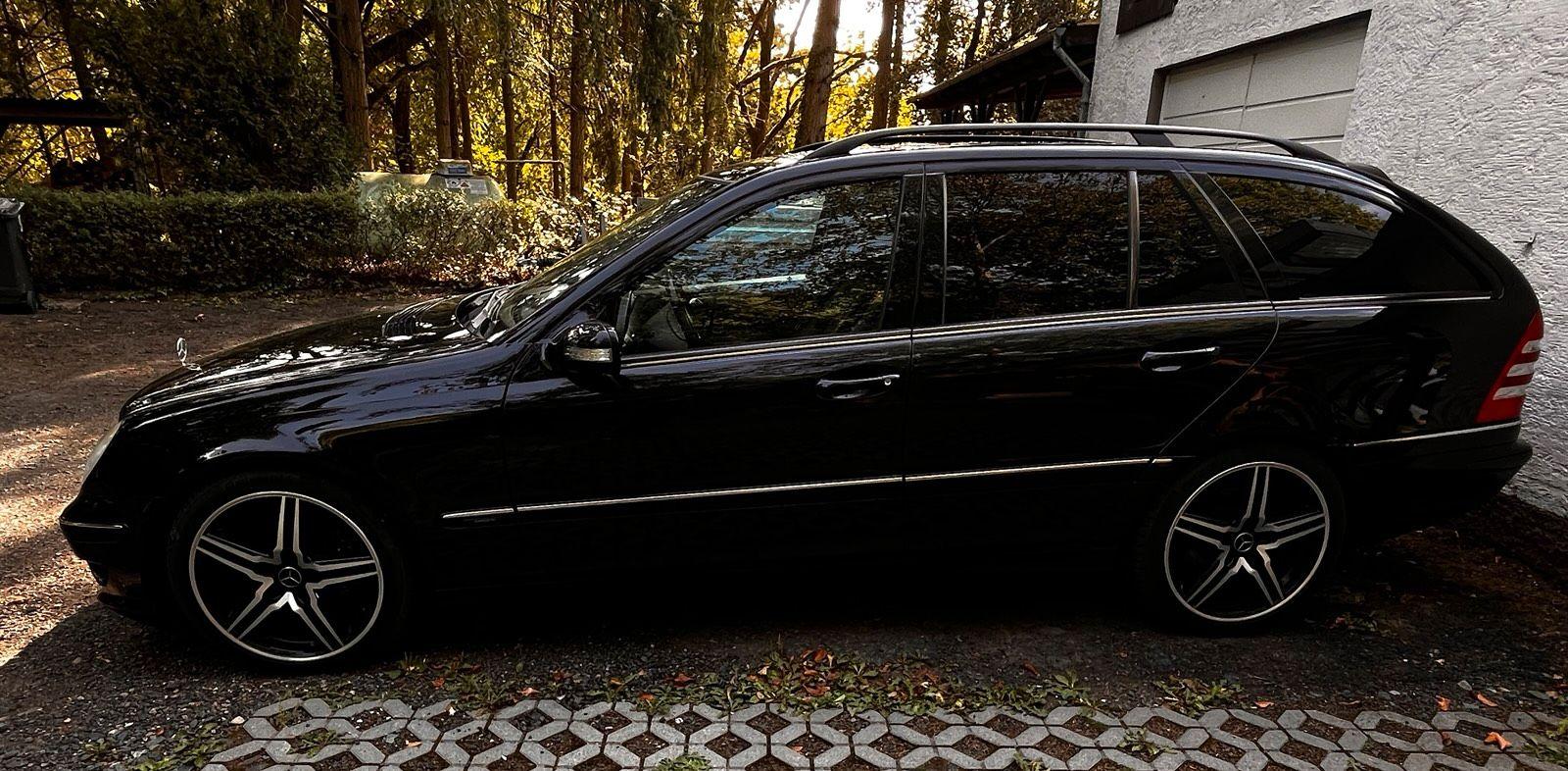 Mercedes-Benz C280 2005 — вигляд ззаду