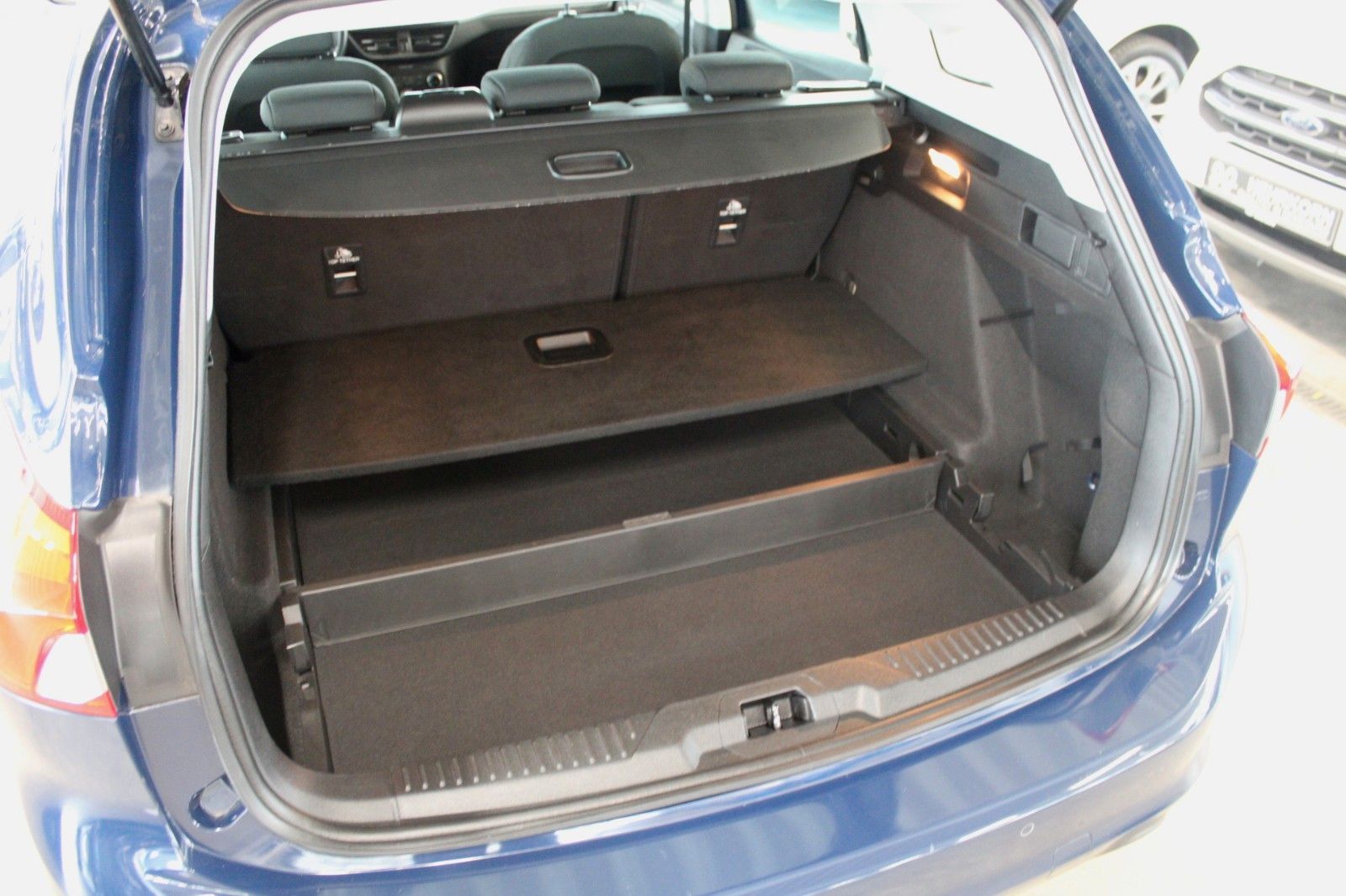 Fahrzeugabbildung Ford Focus Trend Turnier KLIMA AHK WinterPaket 1.Hd