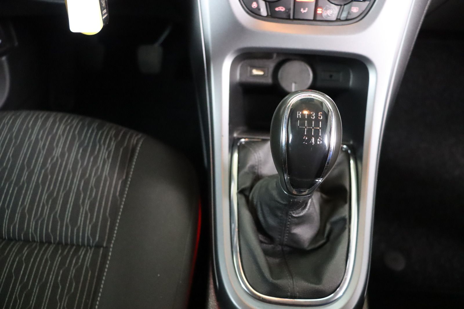 Fahrzeugabbildung Opel Astra 1.4 Turbo Edition * HU 02.2027 * AHK