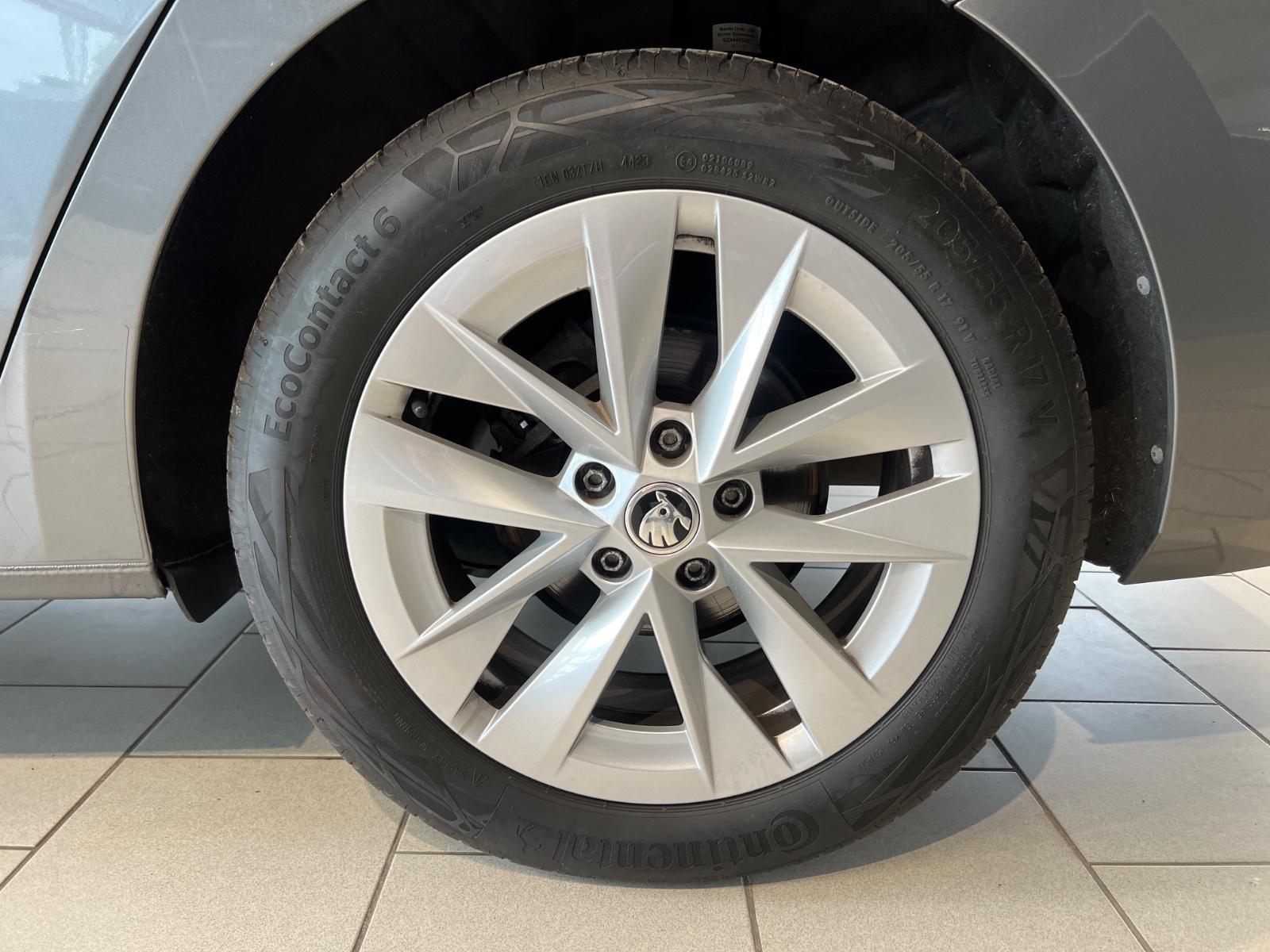 Skoda Octavia Combi*MEMORY*TOTWINKEL*LenkradHZ, миниатюра 28
