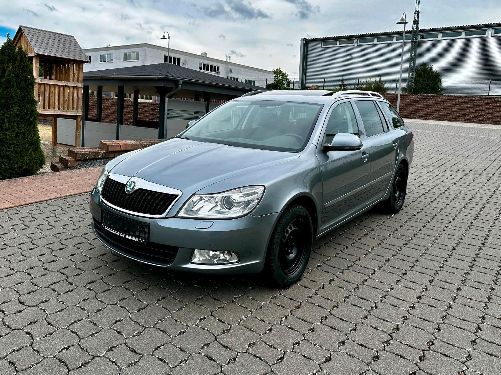 Skoda Octavia 2012 — interior