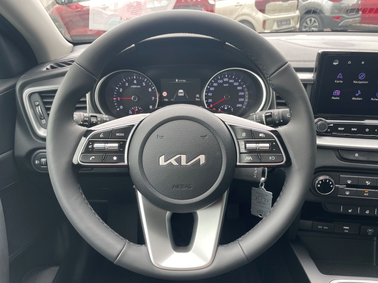 Fahrzeugabbildung Kia Ceed_sw Kamera Verkehrszeichenerk Klima Tempomat