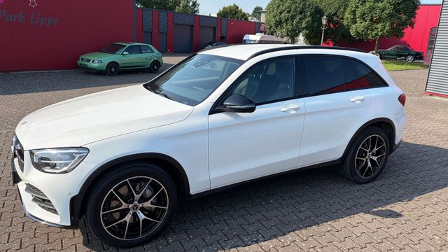 MERCEDES-BENZ GLC 200 4Matic AMG-LINE LED AHK Kamera Night-Pak