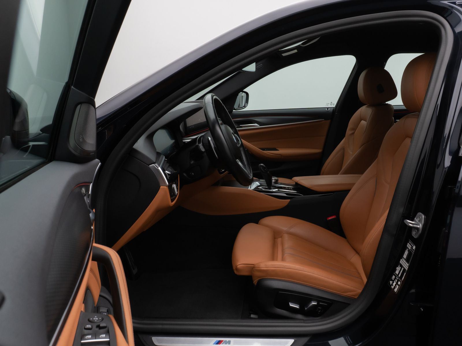 Fahrzeugabbildung BMW 540d xD  M Sport Laser Kamera HUD DAB H/K 19Zoll
