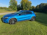 Mercedes-Benz GLA 200 - - Mercedes-Benz GLA 200 in Stuttgart