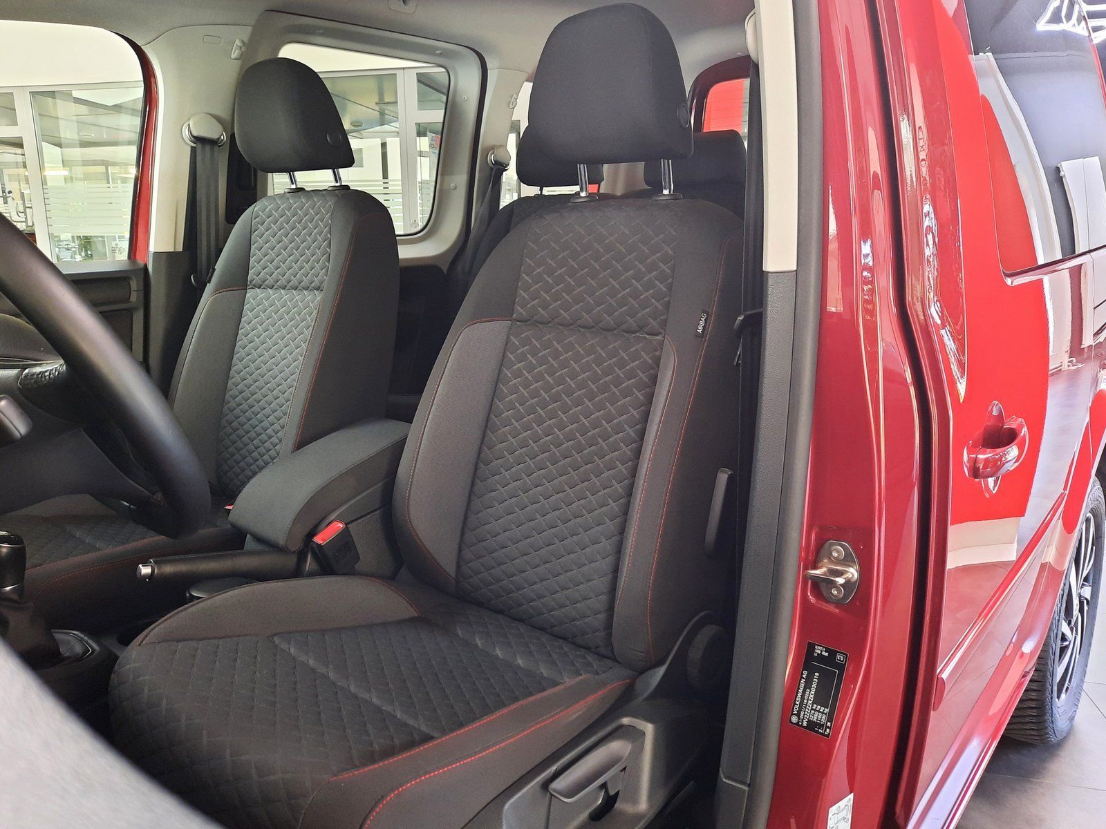 Fahrzeugabbildung Volkswagen Caddy TDI Join *Navi*AHK*Sitzhzg*PDC*Tempomat*