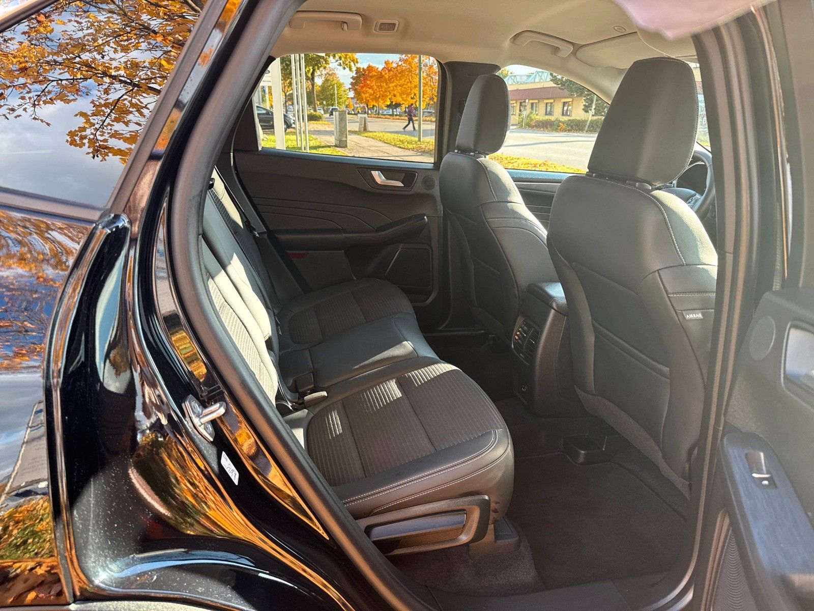 Fahrzeugabbildung Ford Kuga PHEV Titanium X, TECHNOLOGIEPAKET