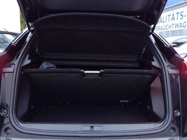 Peugeot 2008 Allure Pack 1.2 PureTech 130 LED Apple CarP