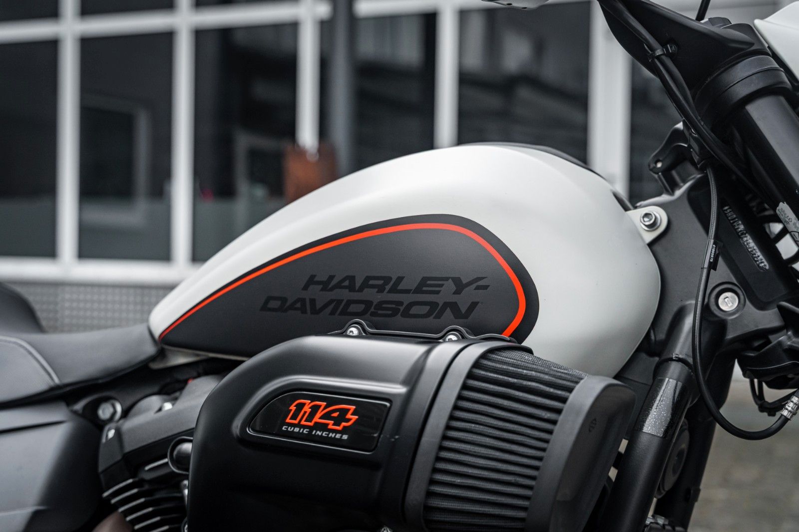 Fahrzeugabbildung Harley-Davidson FXDRS 114 CUI - KESSTECH - SEITLICHER KZH