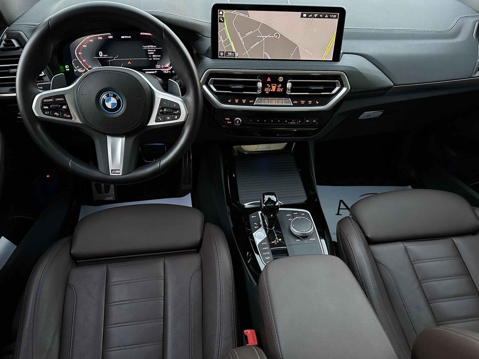 Fahrzeugabbildung BMW X3 xDrive30e M-Sport NAV+LED+PANO+HEAD-UP+AHK+VC