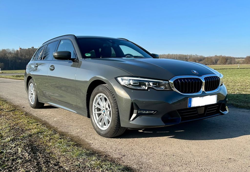 Image of BMW 320