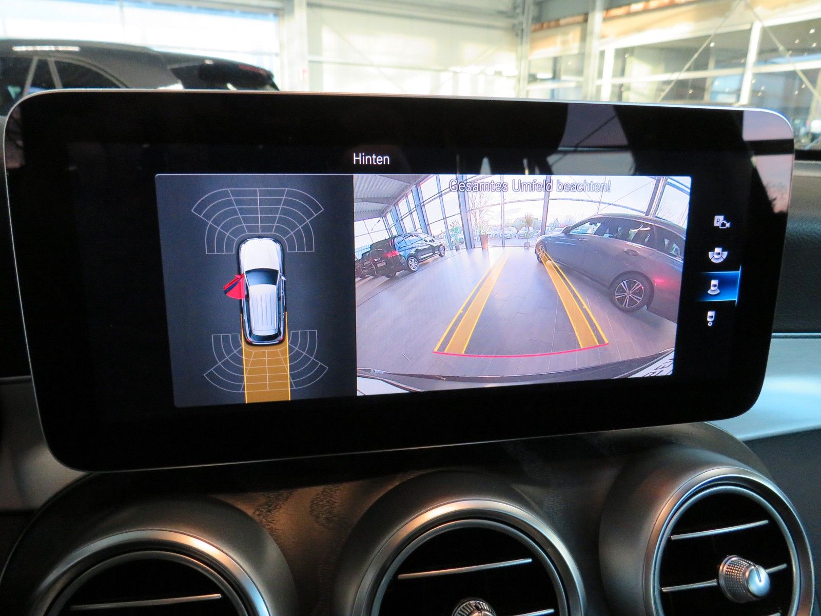 Fahrzeugabbildung Mercedes-Benz GLC 220 d 4M*AMG*AHK*Distronic*CAM*LED