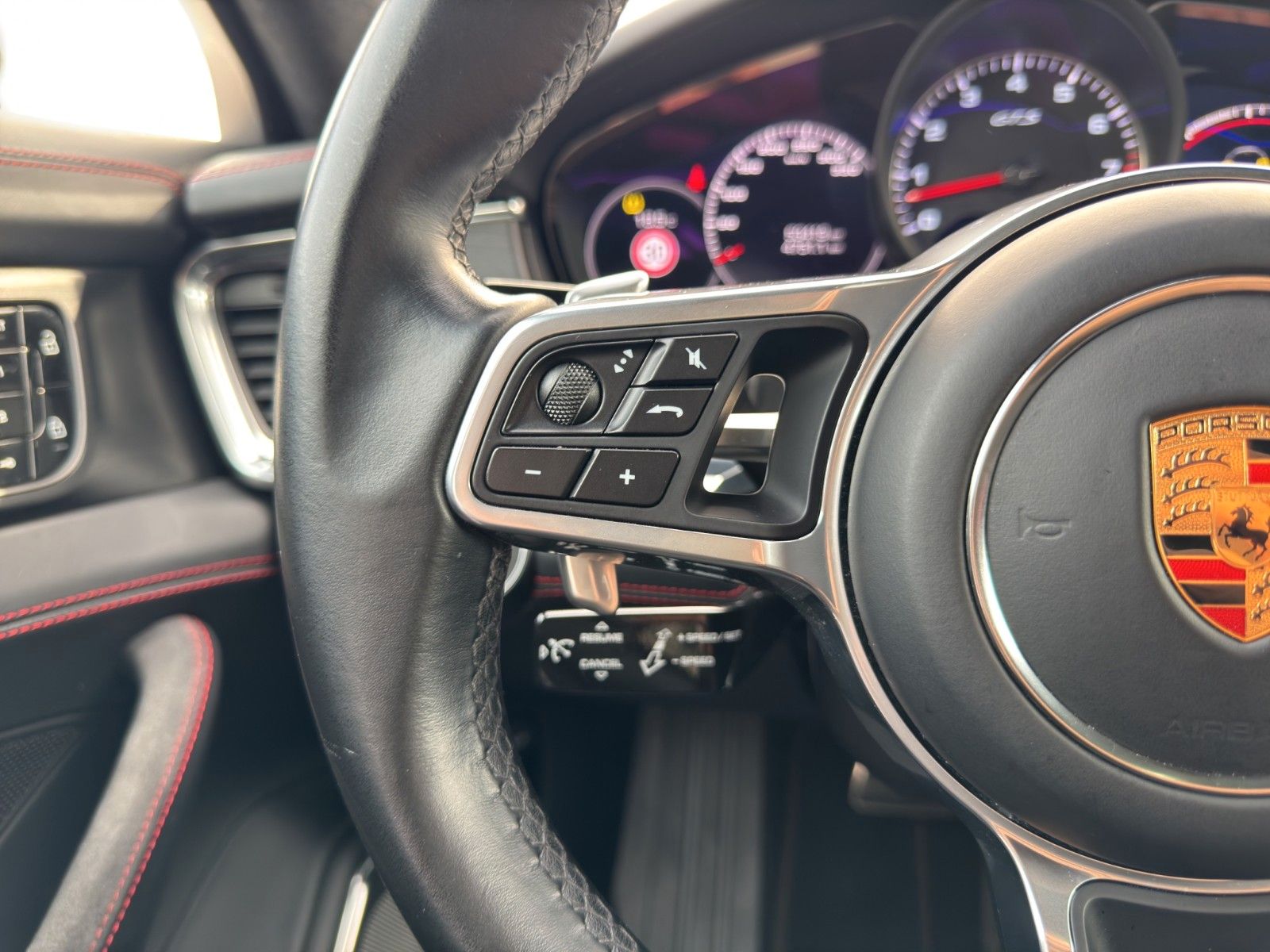 Fahrzeugabbildung Porsche PANAMERA SPORT TURISMO GTS BURM PANO STANDHEIZ