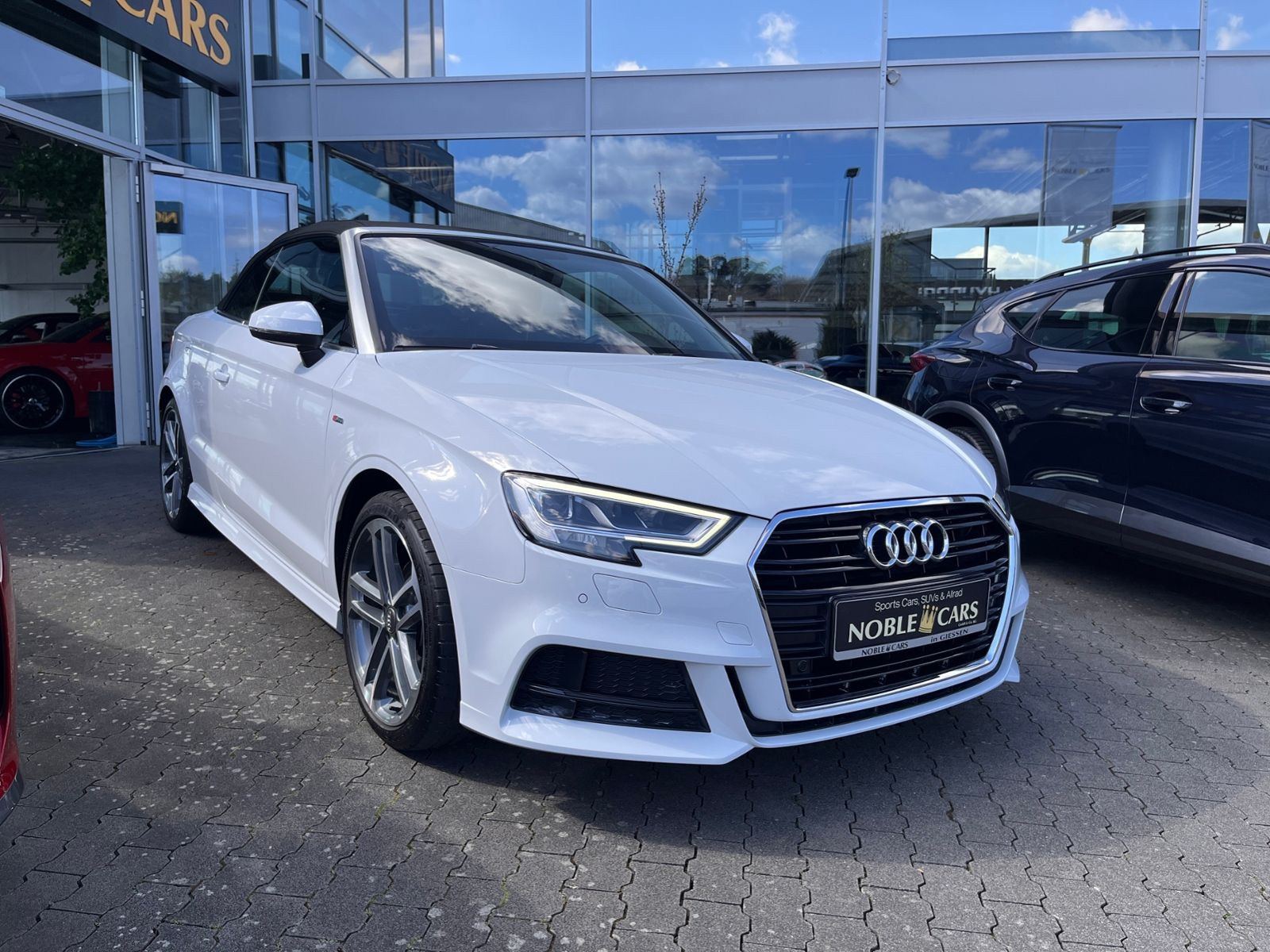 Fahrzeugabbildung Audi A3 Cabriolet 35 TFSI S line sport LED NAV PDC