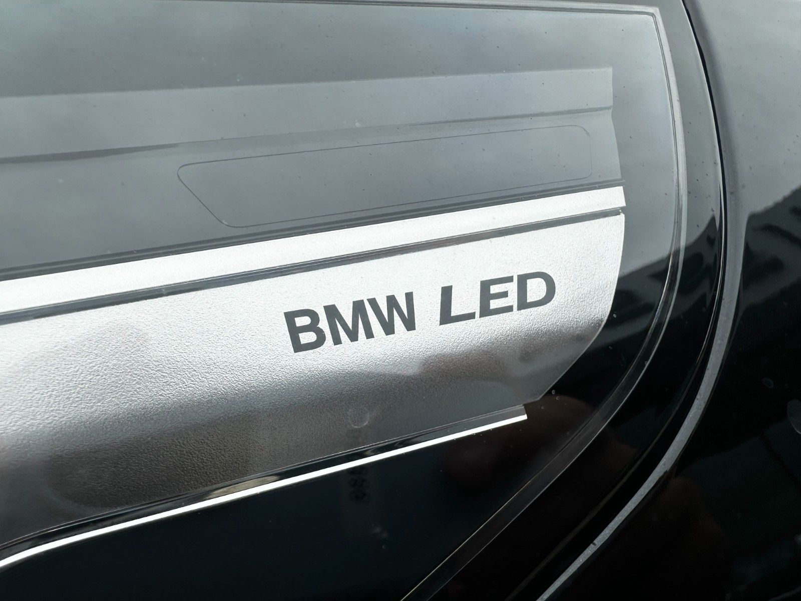 Fahrzeugabbildung BMW 520d Limo Aut. LC+ adLED Kamera H/K Leder SHZ