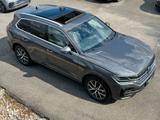 Volkswagen Touareg 3.0 TDI R line PANO MATRIX KAM ACC LEDER - graue Volkswagen Touareg