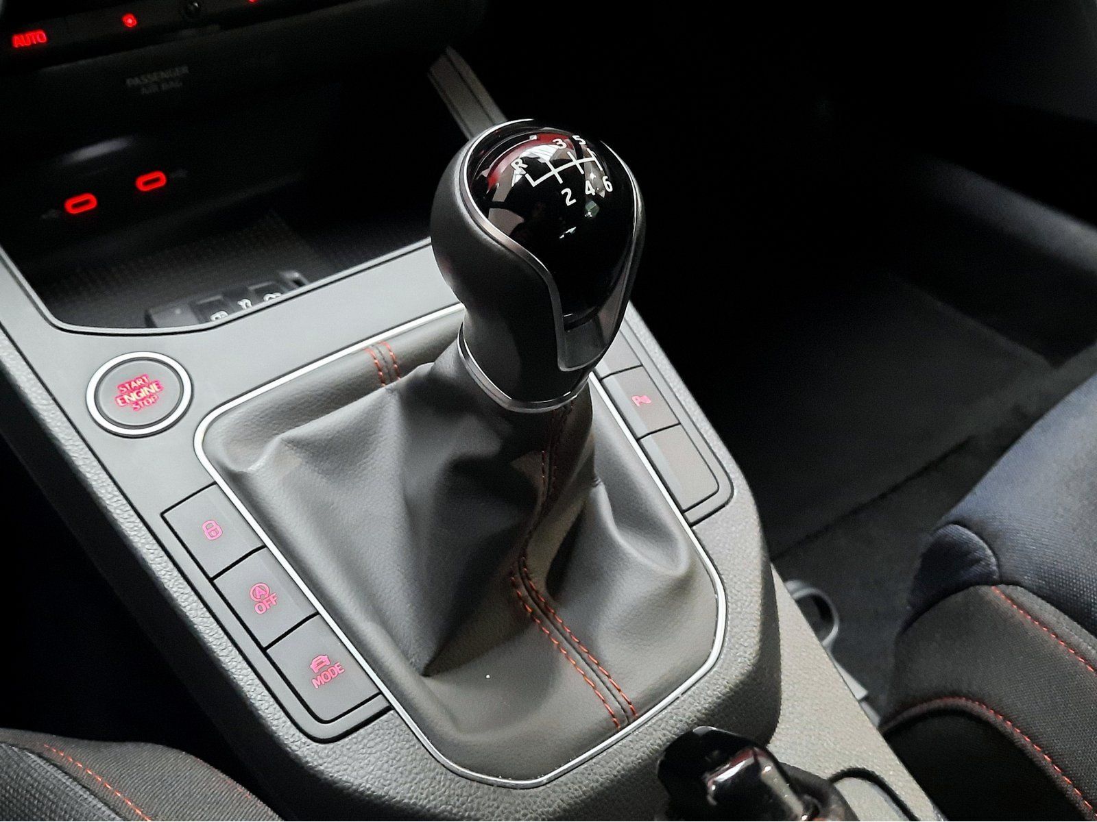 Fahrzeugabbildung SEAT Ibiza FR TSI *Navi*Cam*LED*Einparkh*MirrorLink*