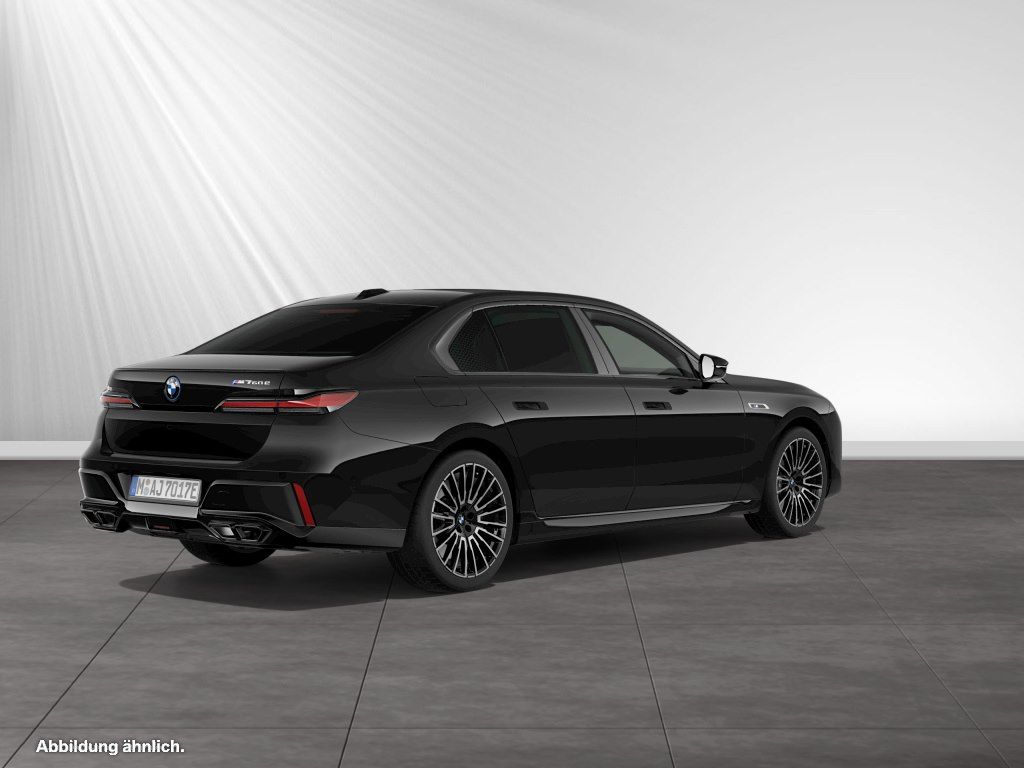 BMW M760e xDrive Fond-Enterteinment Bowers&Wilkins foto 2