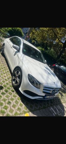 Mercedes-Benz Mercedes Benz weiß E klasse