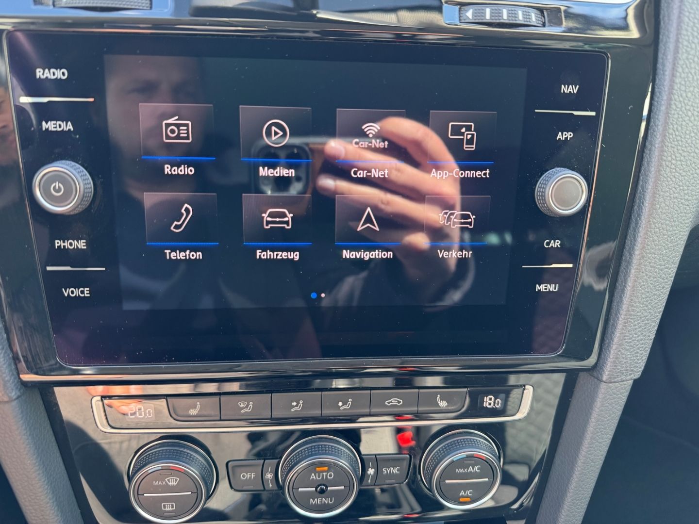 VW Golf VII Join Start-Stopp 1.6 TDI AHK Carplay  B - Image 18