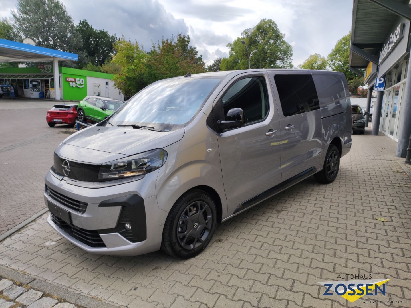 Opel Vivaro Doppelkabine XL+Rückfahrk.+Sitz- und Lenk