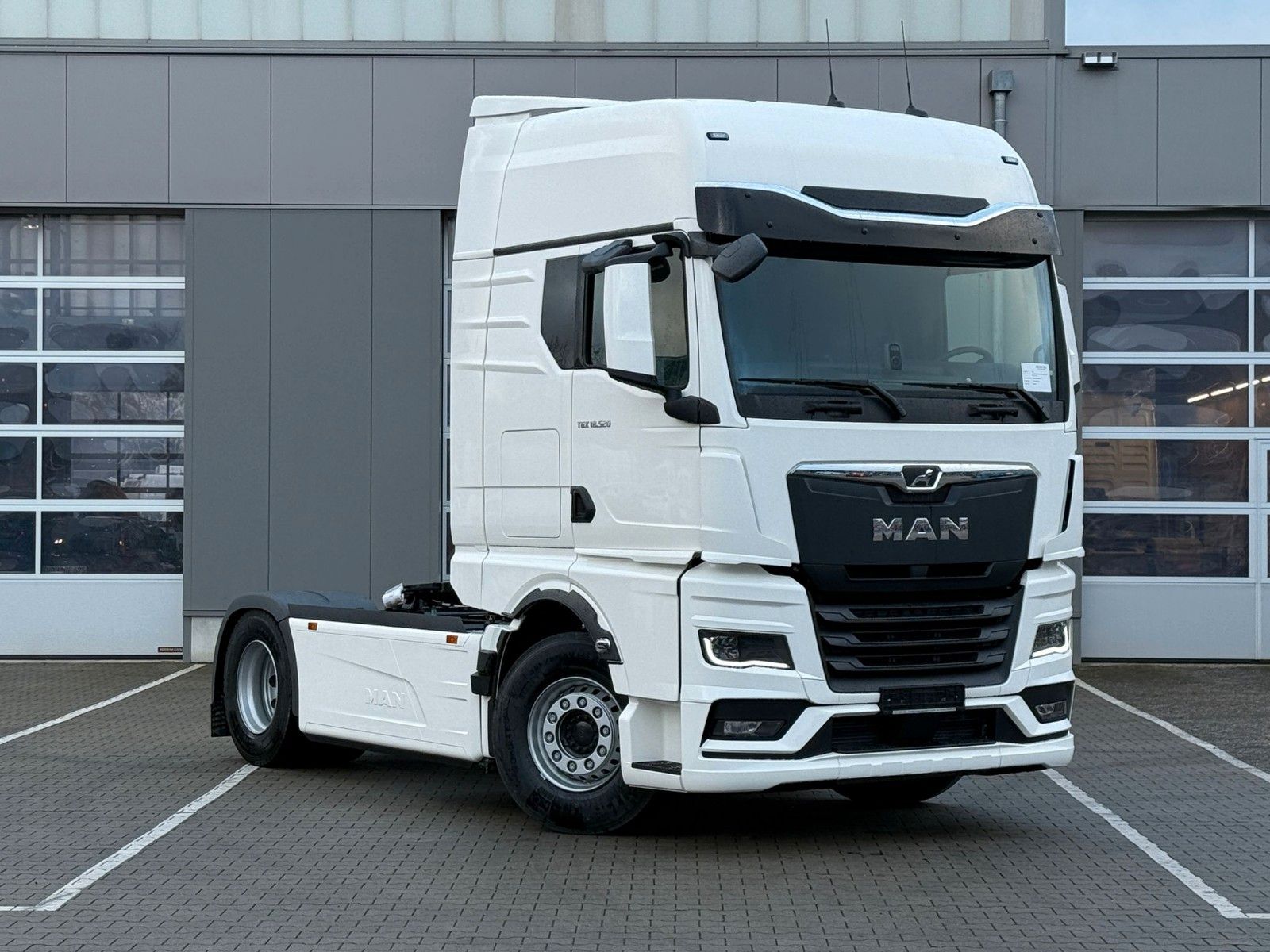 Fahrzeugabbildung MAN TGX 18.520 BL SA Retarder & Nebenantrieb D30