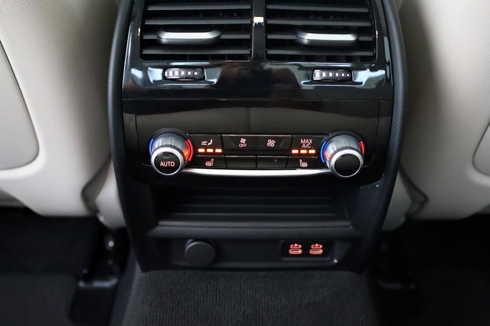 Fahrzeugabbildung BMW 545e xDrive Luxury Line,Navi,SD,4xSH,Kam,AHK,+WR