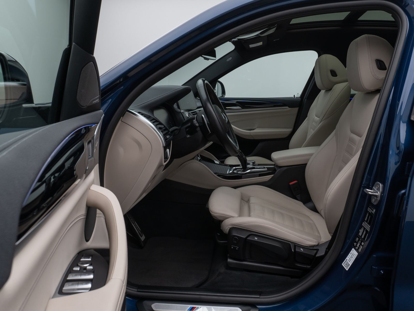 Fahrzeugabbildung BMW X4 xD30d M Sport Panorama Kamera HUD H/K AHK 21"