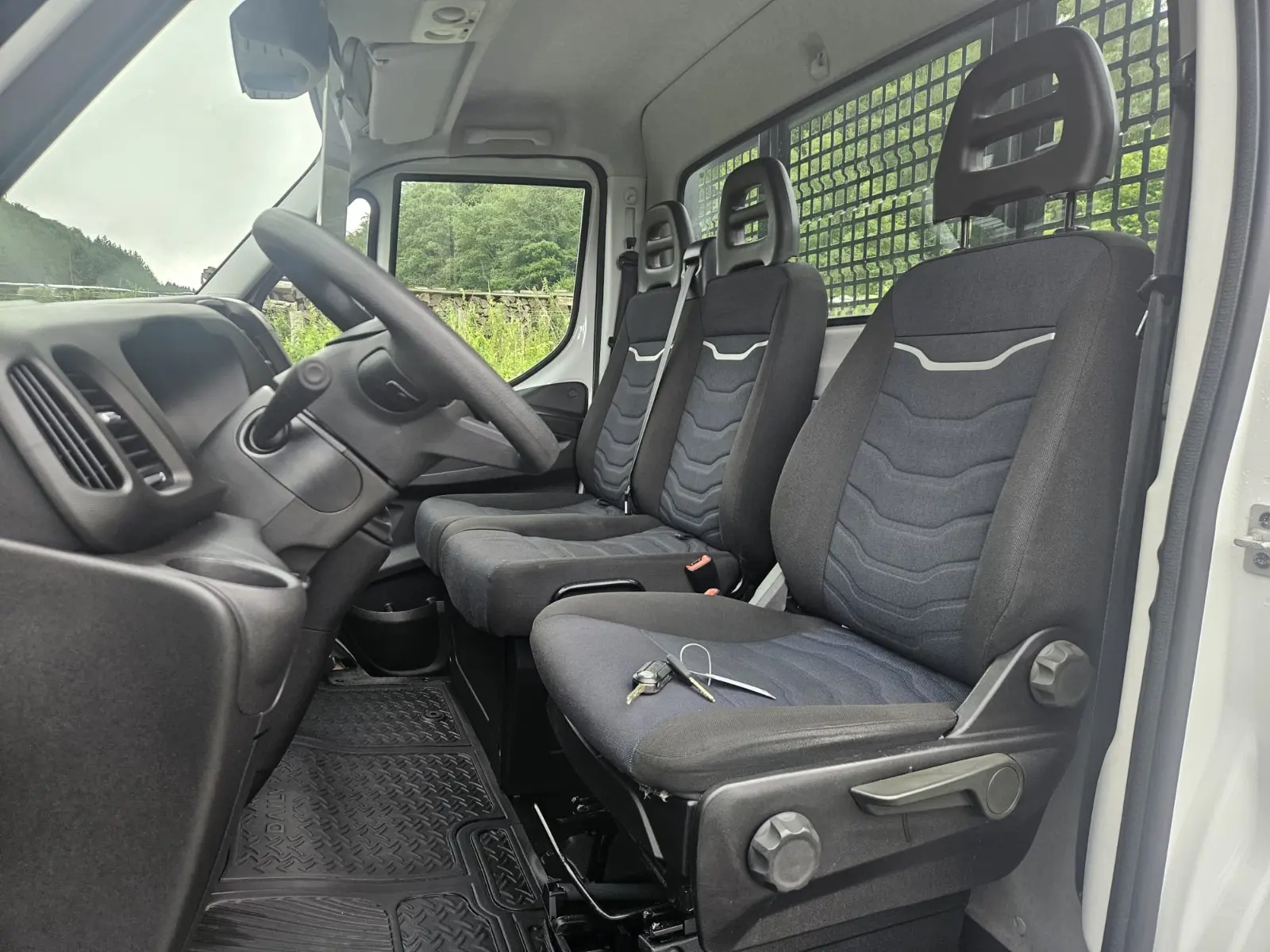 Iveco Daily 35S16 Pritsche lang AHK 3.5t Tempomat AC