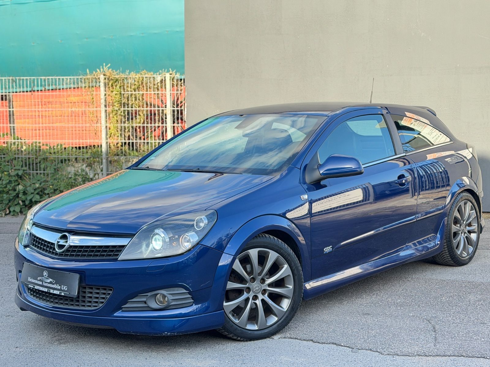 Opel Astra GTC 1.8 OPC Line