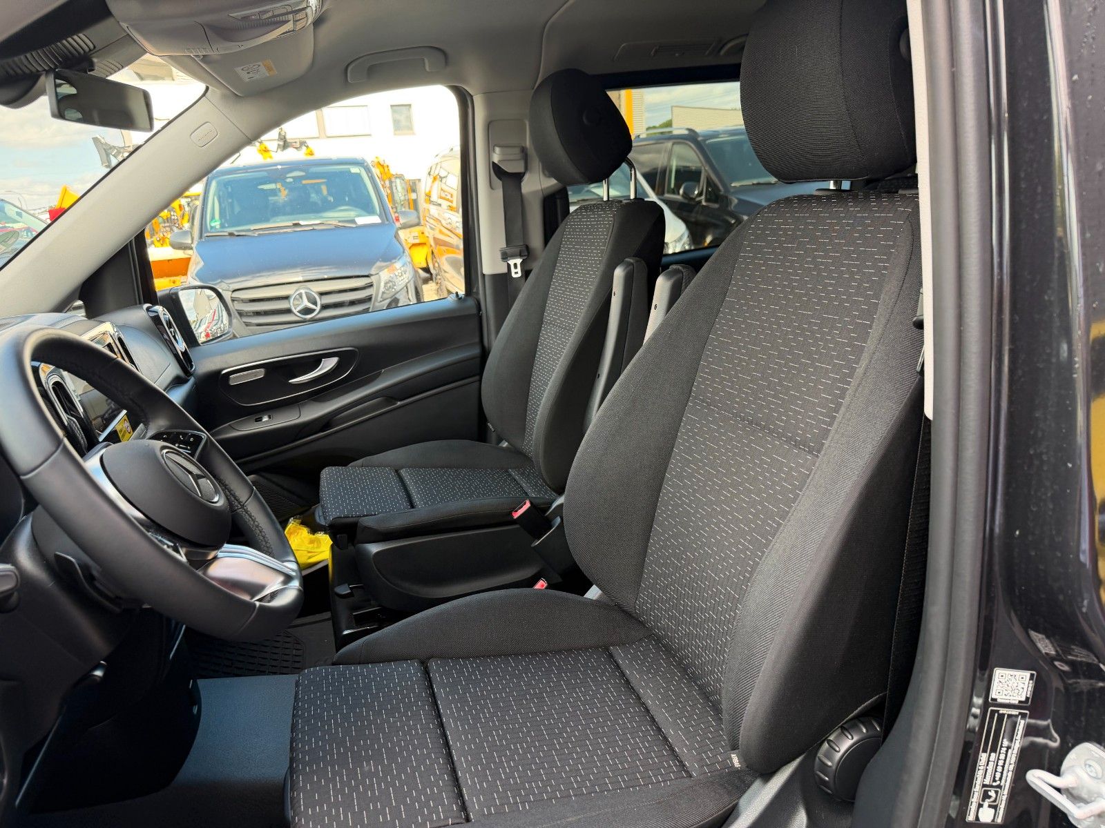 Fahrzeugabbildung Mercedes-Benz Vito 116 CDI 9G Tourer Extral DISTRONIC Stdh AHK