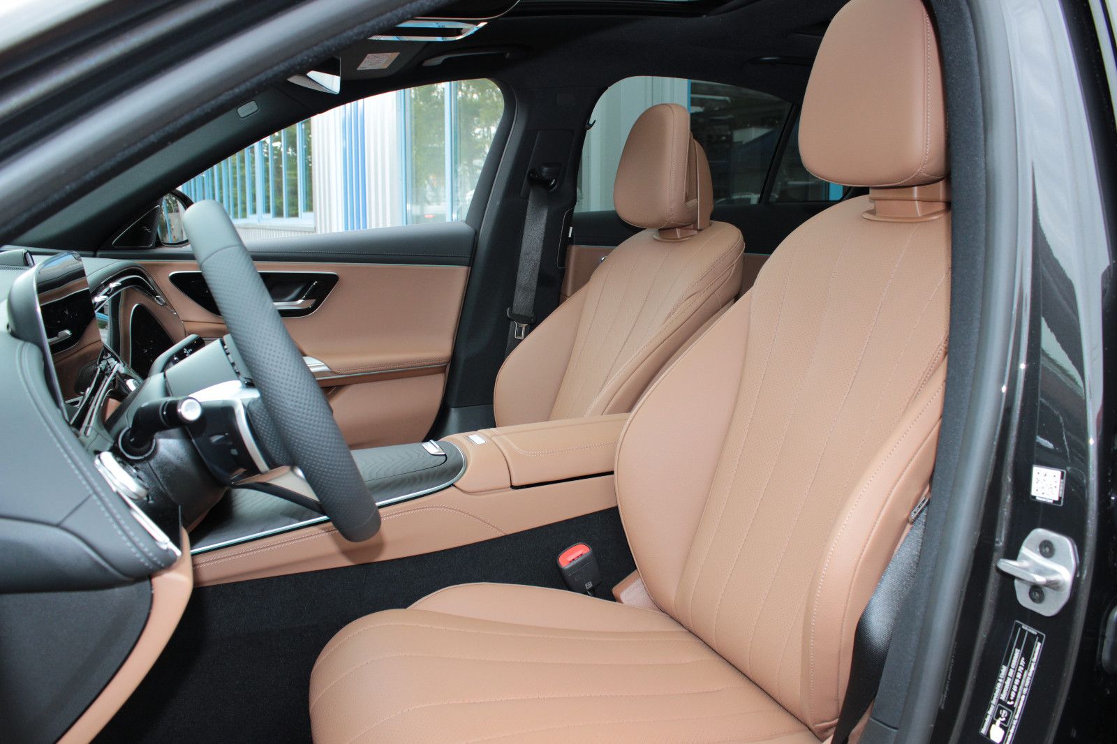 Fahrzeugabbildung Mercedes-Benz E 200 *AMG Line**Premium Plus**Superscreen*MY24*