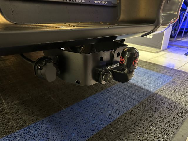 Toyota Hilux DC 4×4 MHEV Invincible *AHK*WANNE*SOFORT*