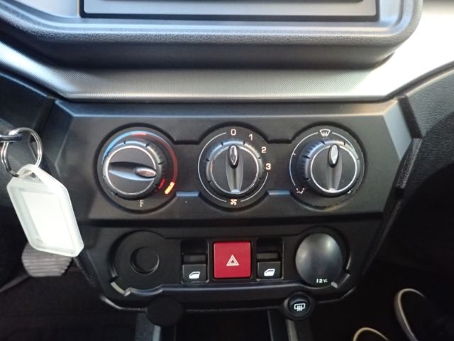 Fahrzeugabbildung Aixam Crossline S9 Rückfahrkamera Bluetooth Radio Elek