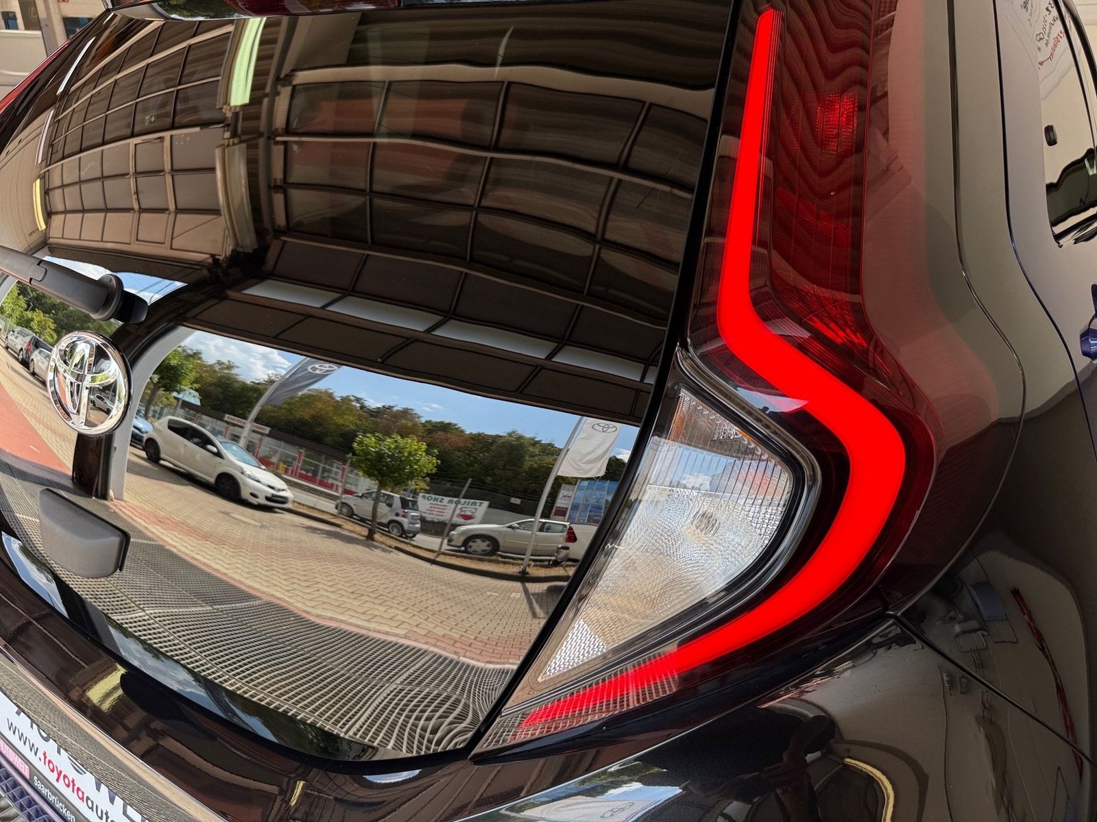Fahrzeugabbildung Toyota Aygo X 1.0 Pulse Kamera,SHZ,ACC,PDC,LM