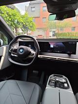 BMW iX xDrive40 - - BMW iX von privat