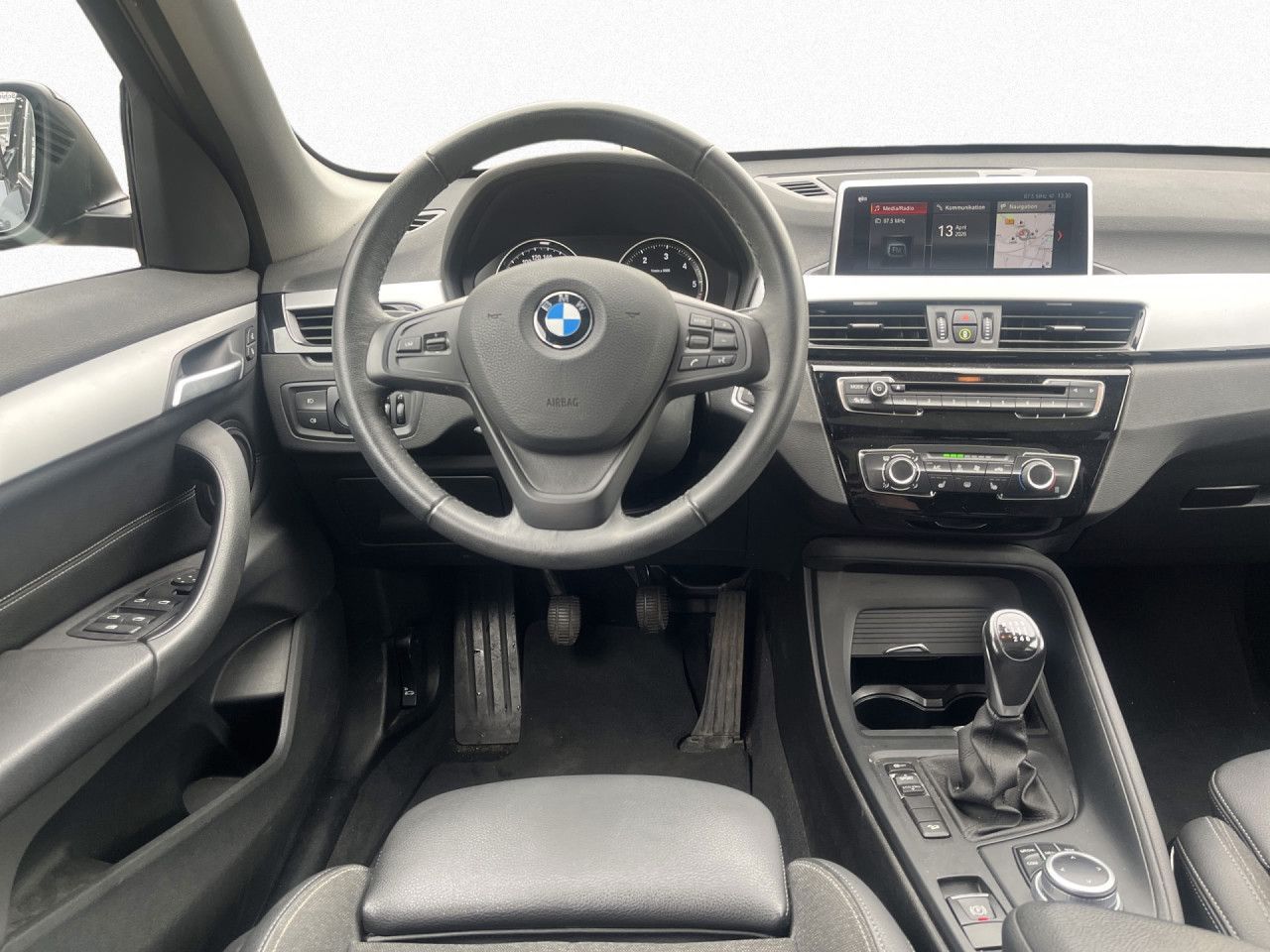 BMW X1 xDrive18d Pano,SportSi,SHZ,HiFi,PDC,HiFi,DAB foto 13