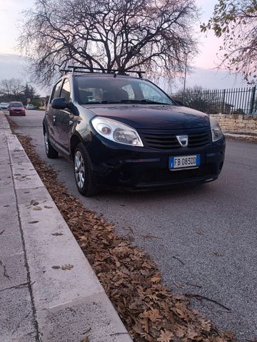 Dacia Sandero 1.2 16V GPL 75CV Embleme